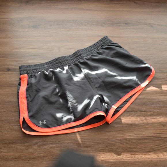 Under Armour Pants - NWT Under Armour Sports Shorts Large